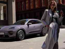 049419 B5 F0704 CC0 B77 D70 BBD1 DB10 AC 1 AA31 A59 C42 E4 B57 A056 A07 CC83 B42 F8 macan 4 side with woman